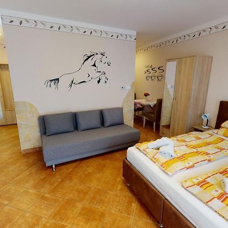 Cristian Apartman Hajduszoboszlo Ngoại thất bức ảnh