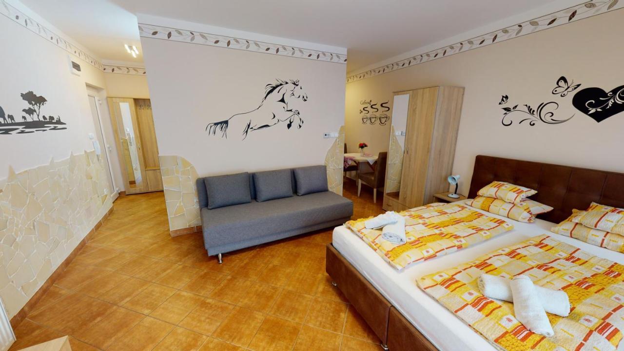Cristian Apartman Hajduszoboszlo Ngoại thất bức ảnh