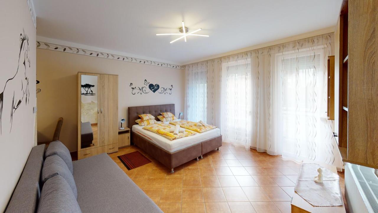 Cristian Apartman Hajduszoboszlo Ngoại thất bức ảnh